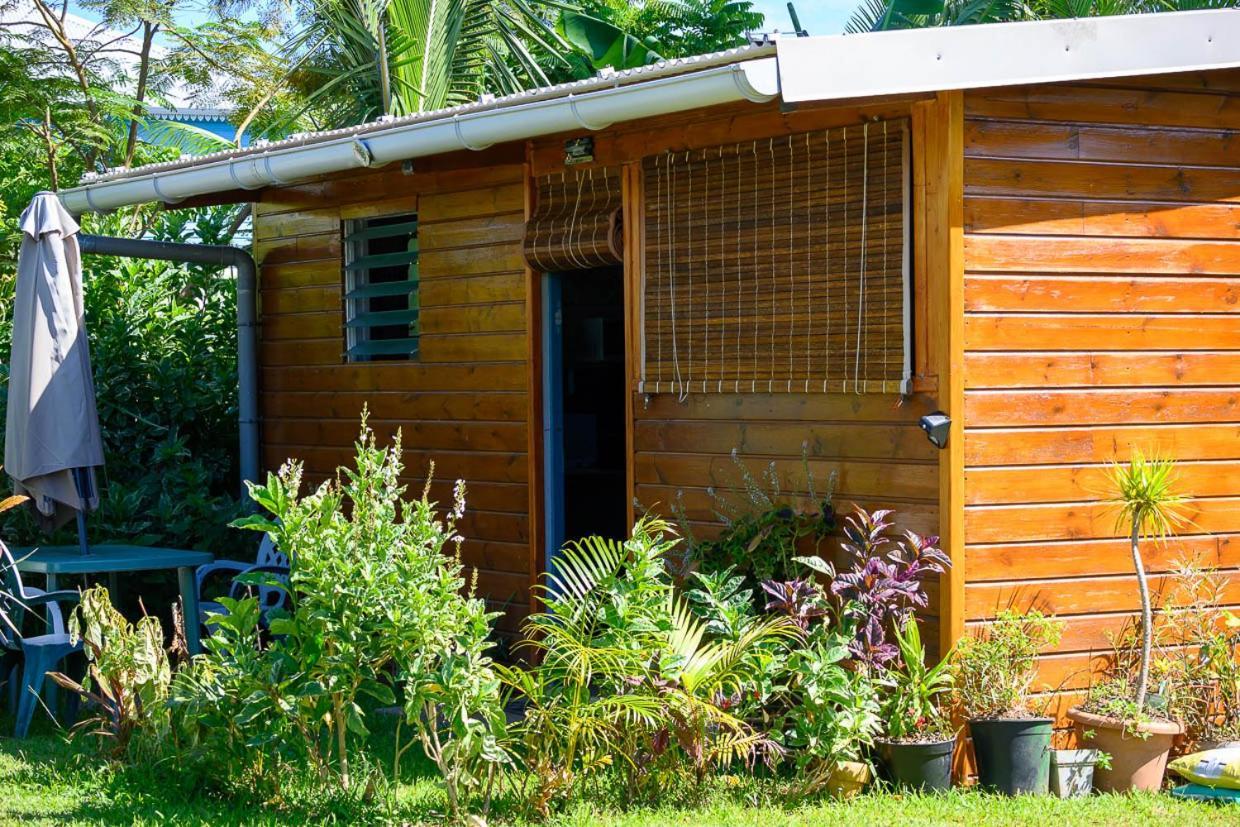 Les Bungalows Meubles Du Pharest Sainte-Suzanne Exteriör bild